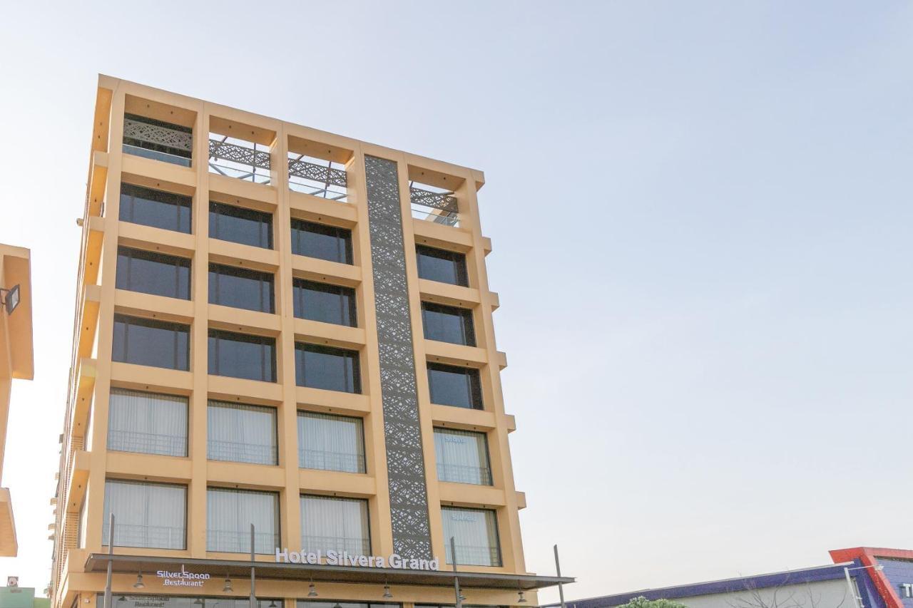 Hotel Silvera Grand Ahmadábád Exteriér fotografie