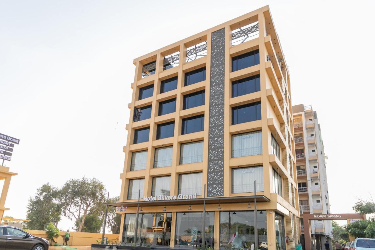 Hotel Silvera Grand Ahmadábád Exteriér fotografie