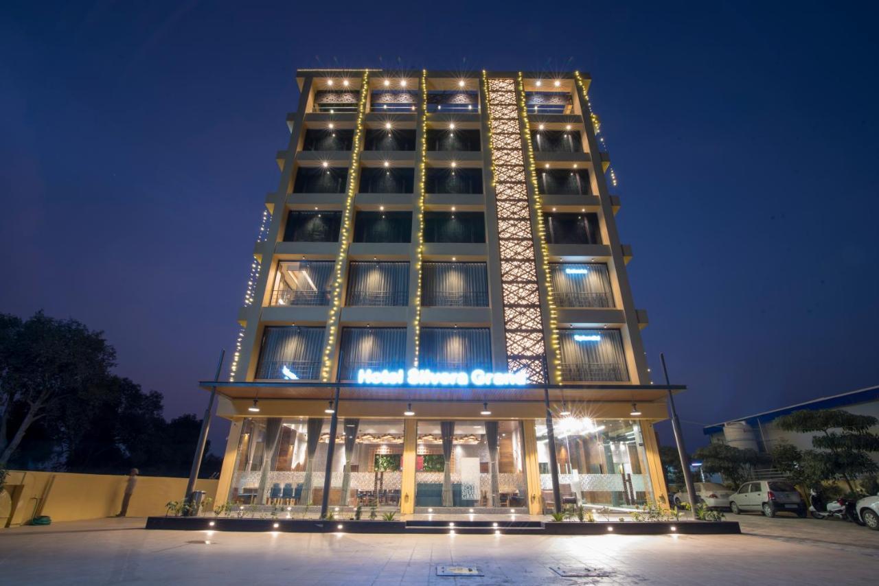 Hotel Silvera Grand Ahmadábád Exteriér fotografie